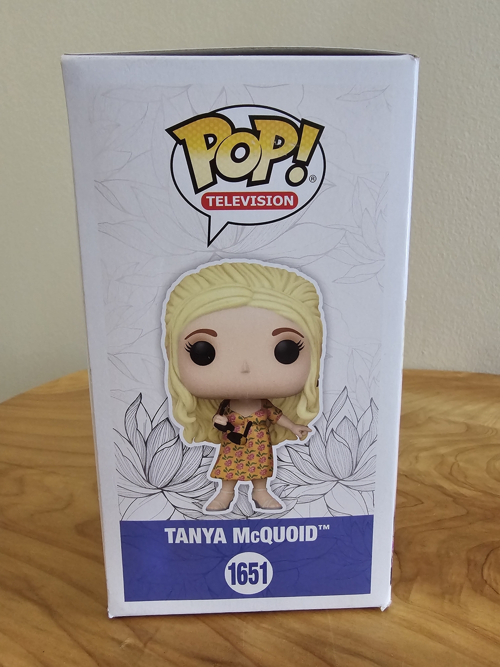 Funko Pop! Television Tanya McQuoid Vinyl Figure - Yellow Dress - Picture 5 of 7